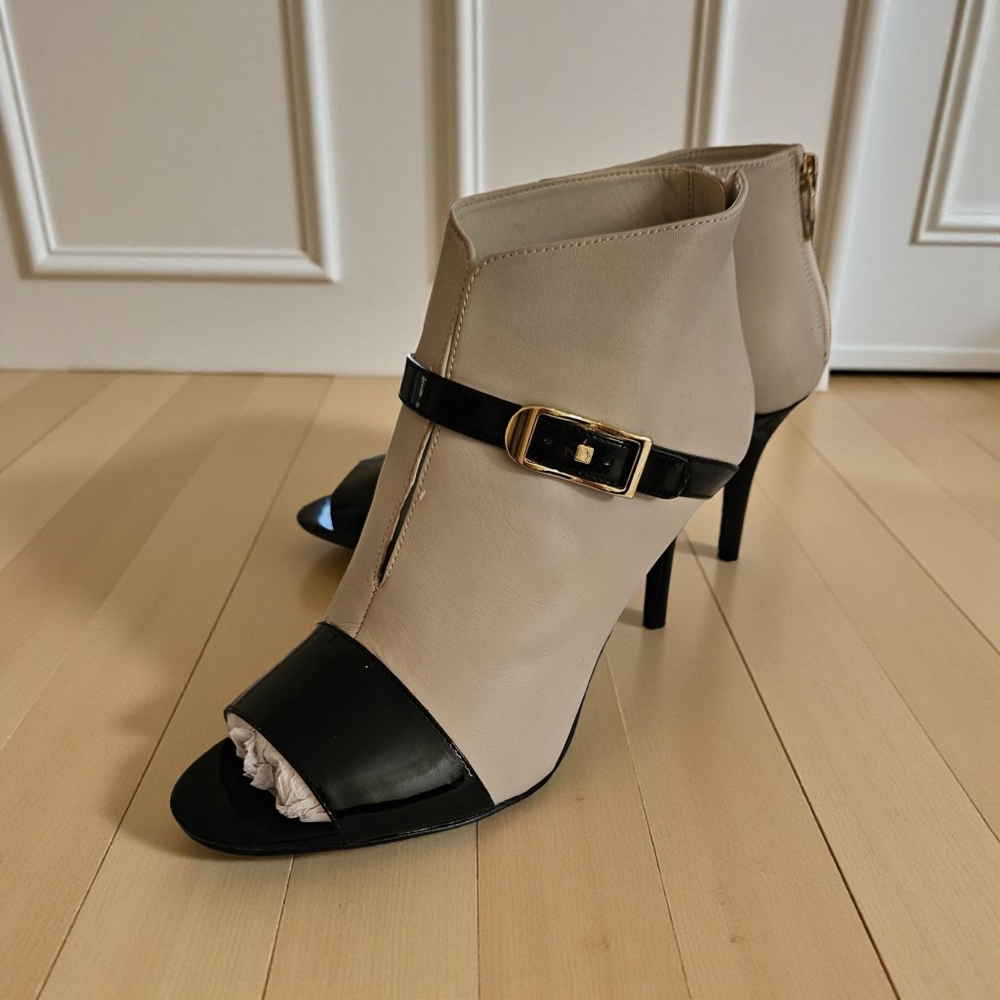 Marc Fisher Preloved Black and Cream Ankle Booties Sz 9.5M